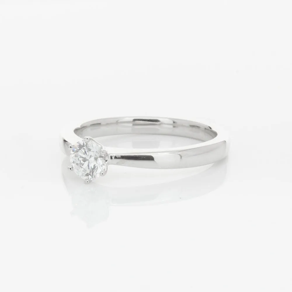18ct White Gold .35ct Diamond Nova Ring