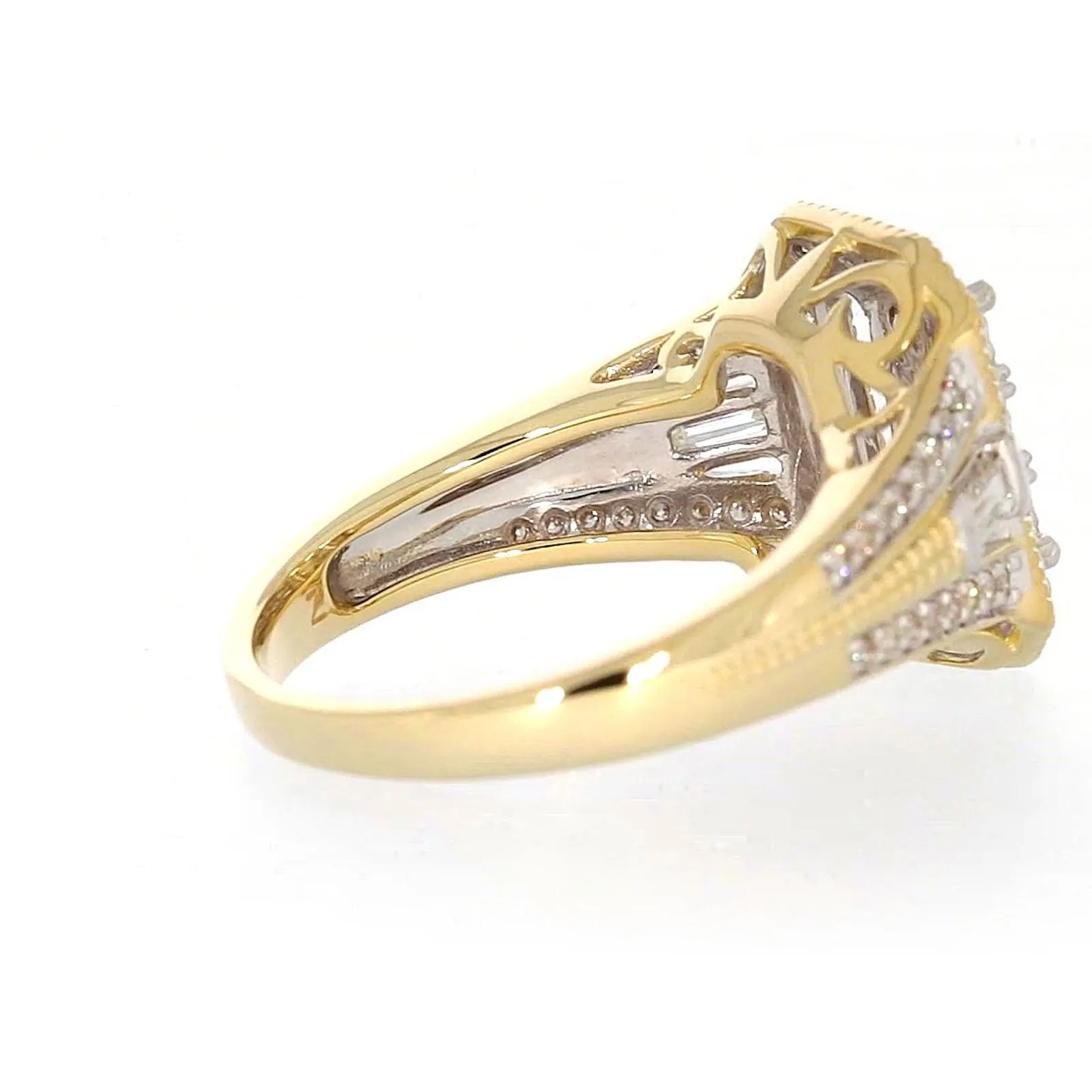 9ct Yellow Gold Round Brilliant & Baguette Cut 1/2 CARAT tw of Diamonds Ring