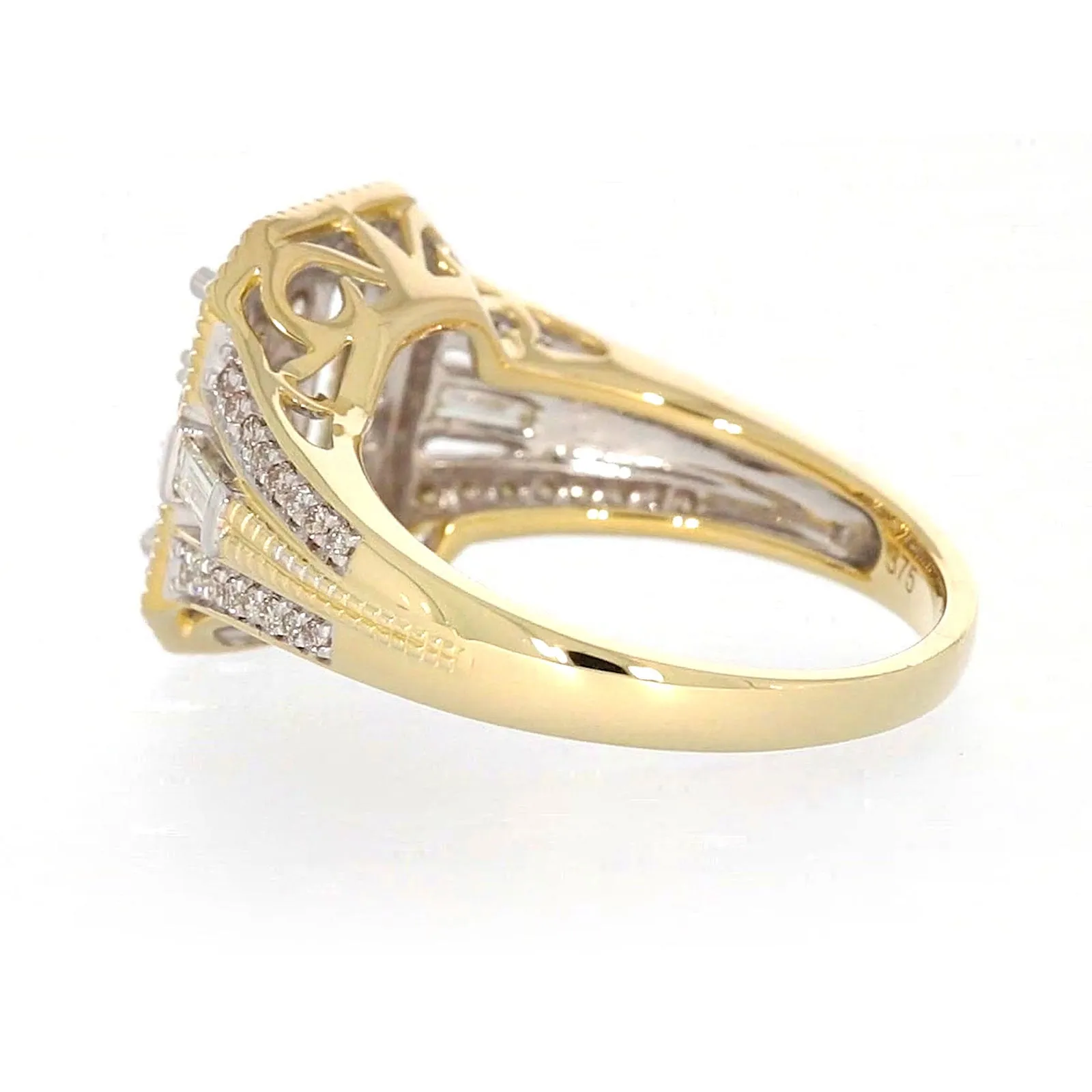 9ct Yellow Gold Round Brilliant & Baguette Cut 1/2 CARAT tw of Diamonds Ring