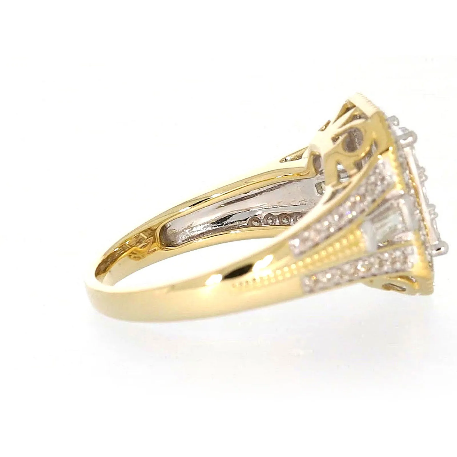 9ct Yellow Gold Round Brilliant & Baguette Cut 1/2 CARAT tw of Diamonds Ring