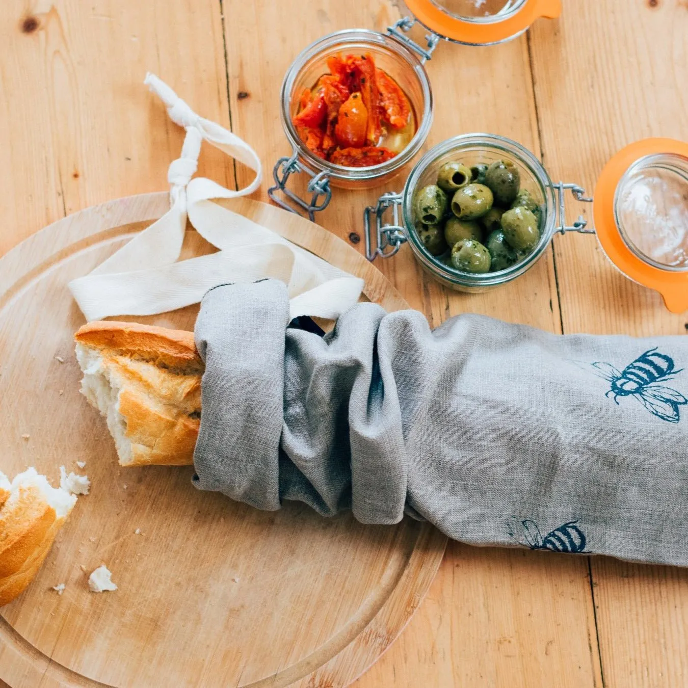 Bee Baguette Bag In Pure Linen