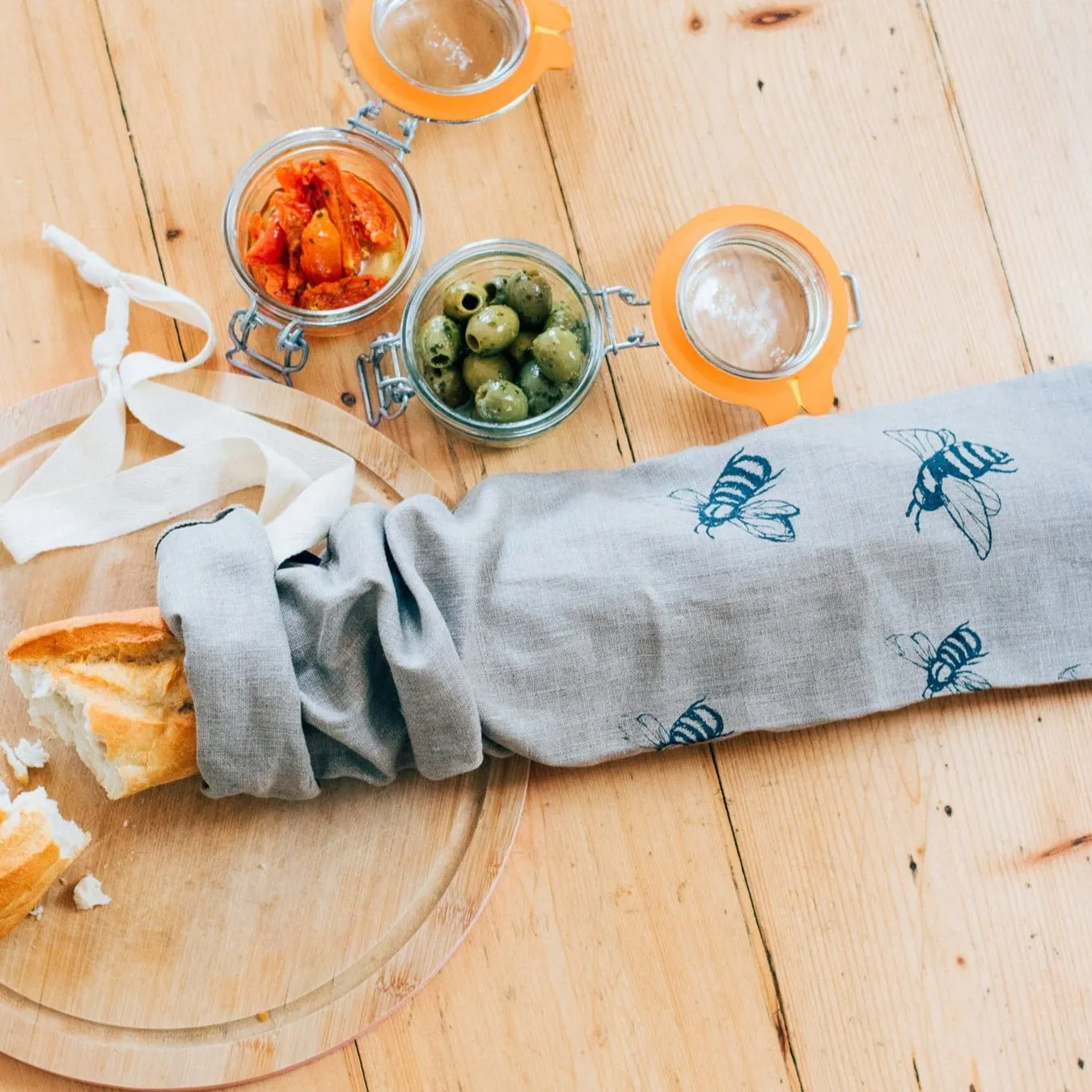 Bee Baguette Bag In Pure Linen