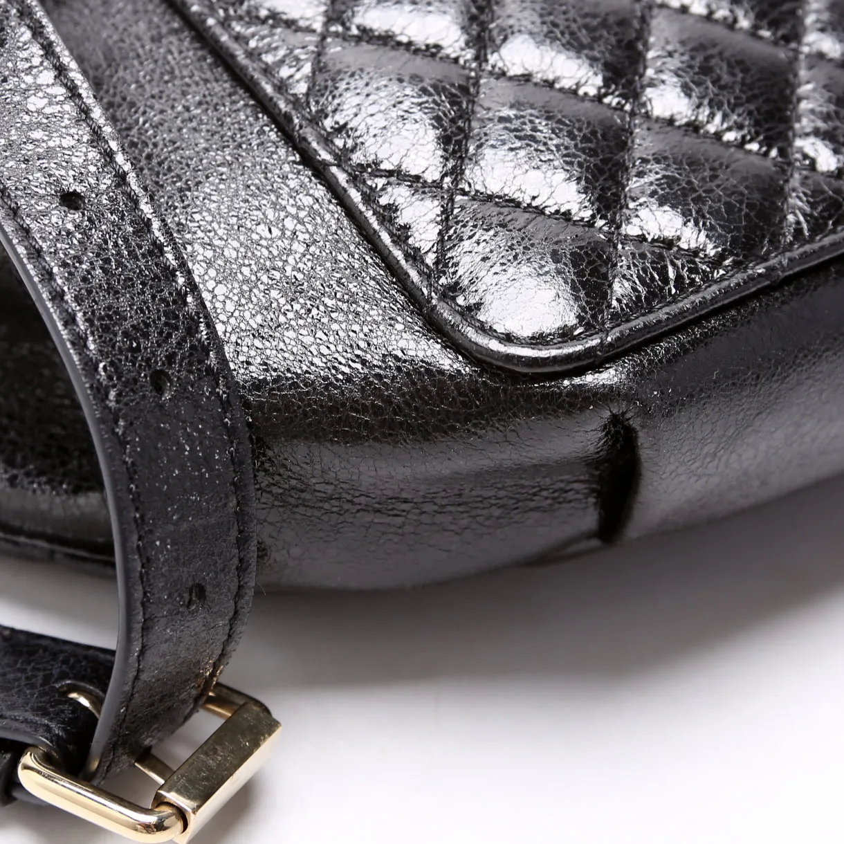 CC Waist Bag Quilted Crumpled Glazed Lambskin 25M