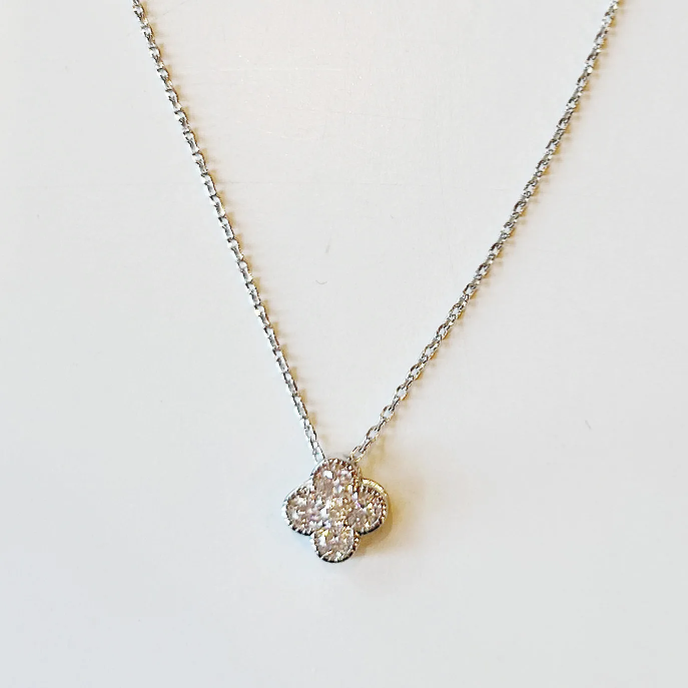 Dazzling Clover Necklace