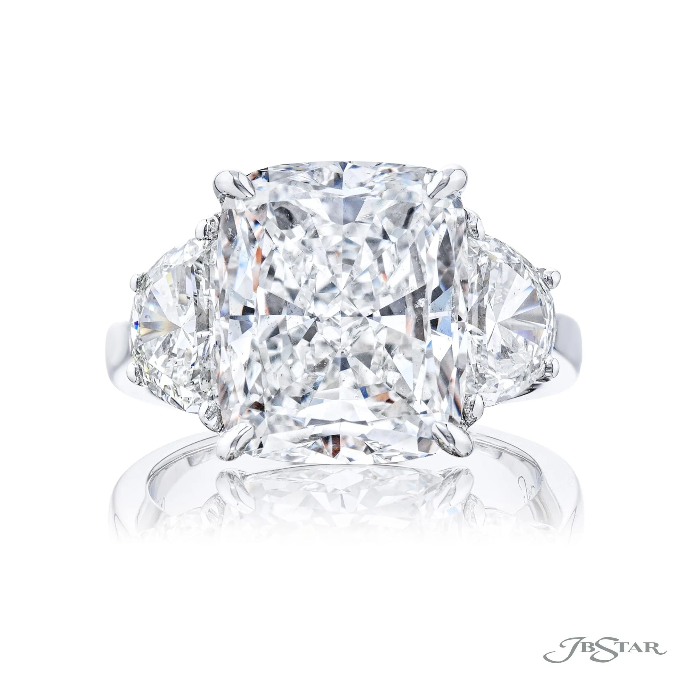 Dazzling diamond engagement ring featuring