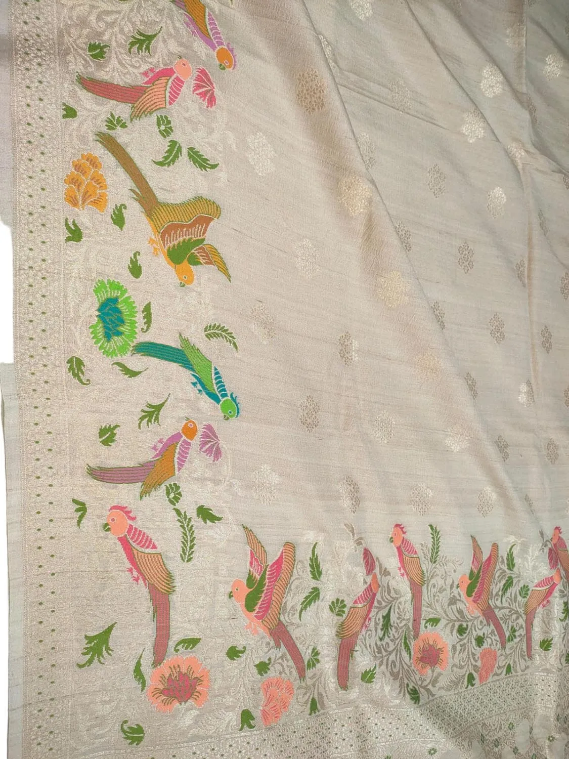 Dazzling Dyeable Handloom Banarasi Tussar Silk Meenakari Saree