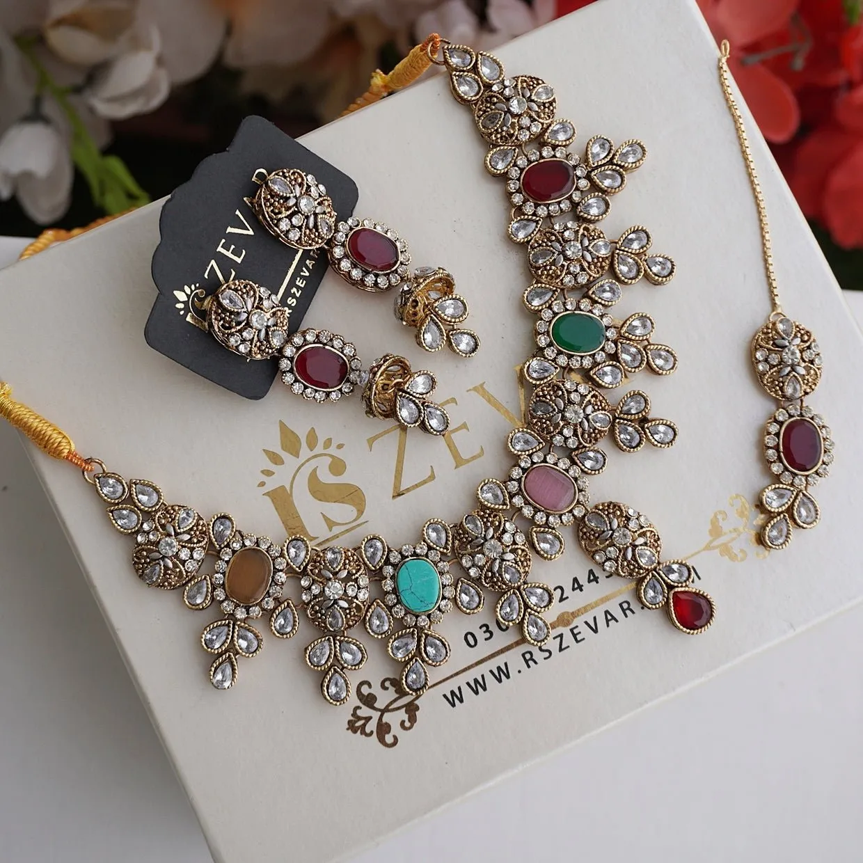 Dazzling Neckwear set