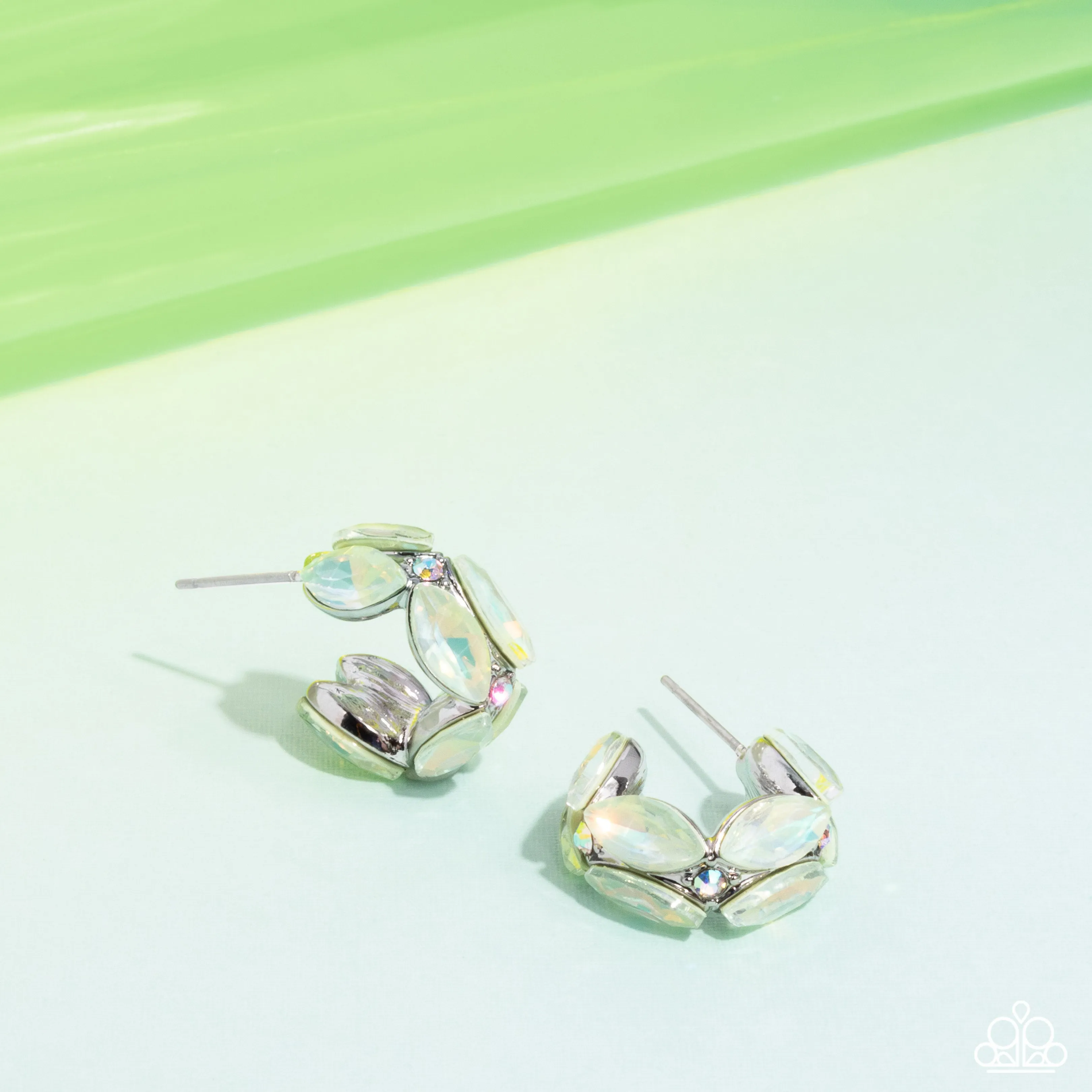 Earrings Dazzling Destiny - Green MINI S137