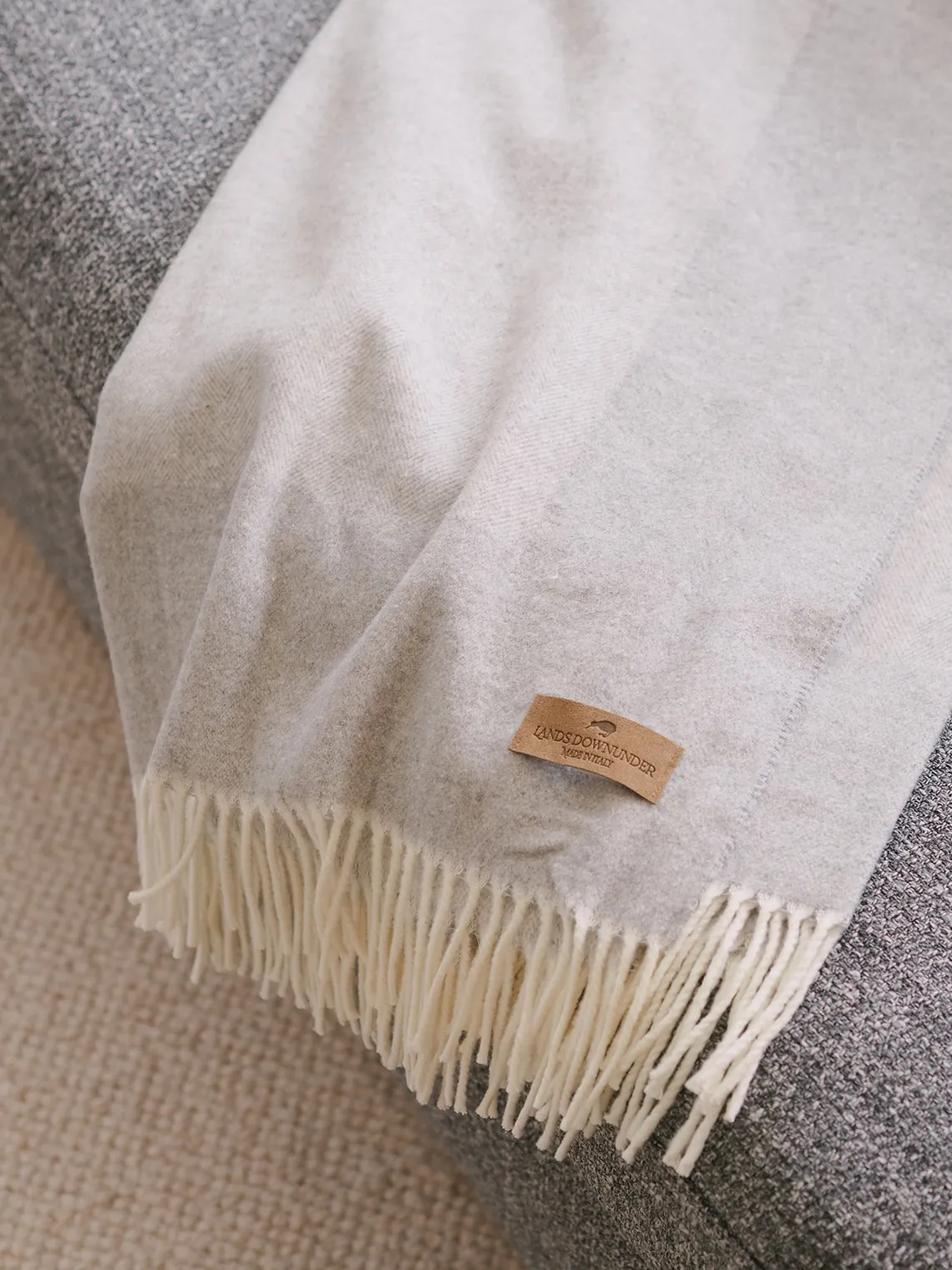 Elio Light Grey Border Throw