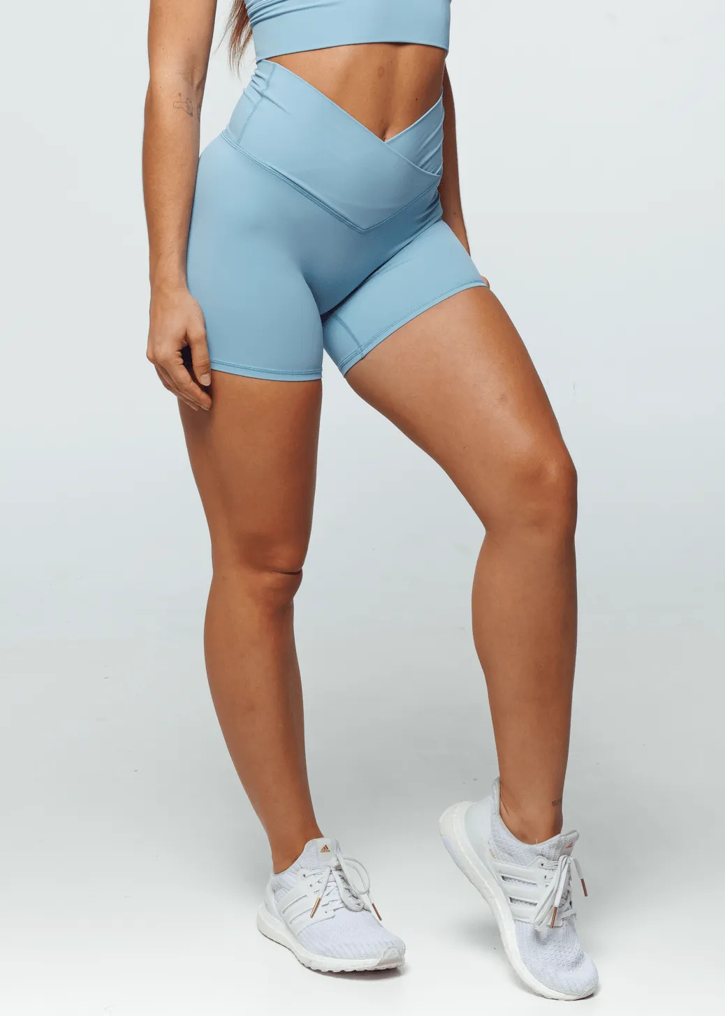 Essence Cross Shorts - Allure