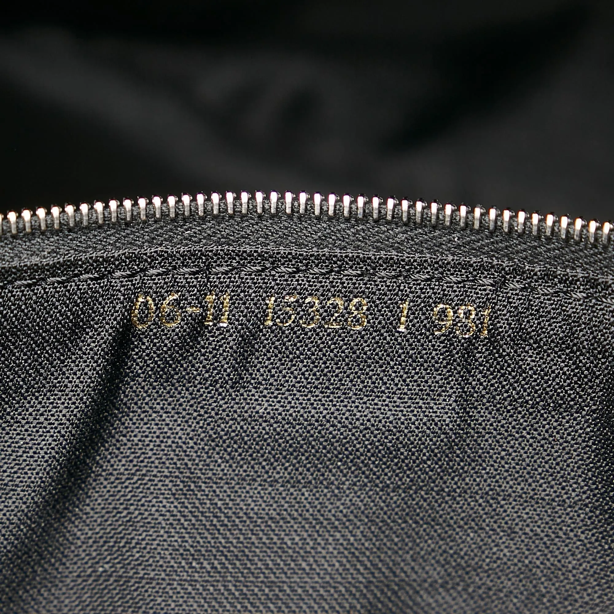 Fendi Nylon Shoulder Bag (SHG-27280)