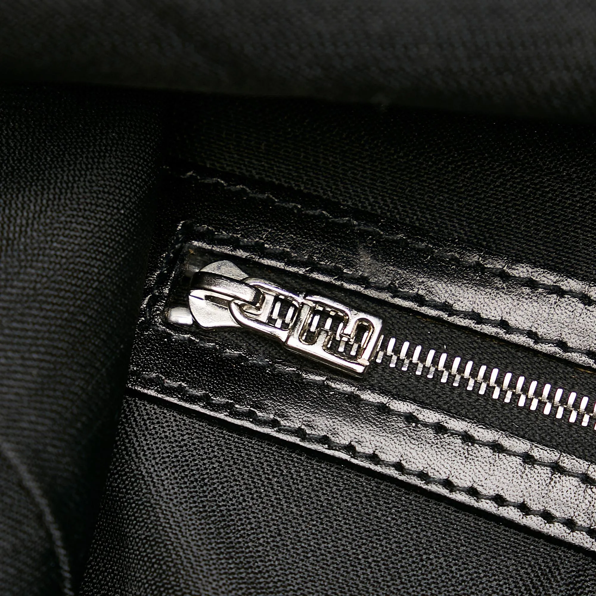 Fendi Nylon Shoulder Bag (SHG-27280)