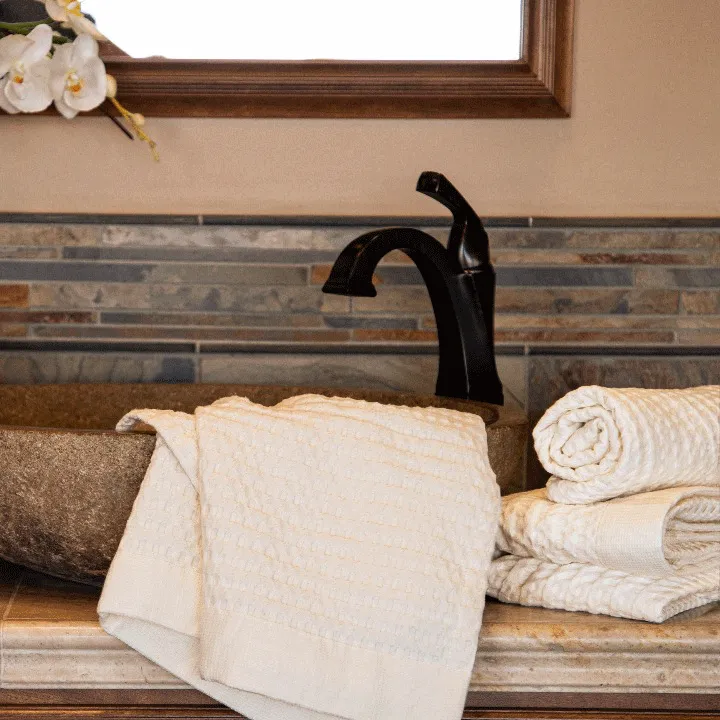 Open Box - Bath Sheet, Modern Style
