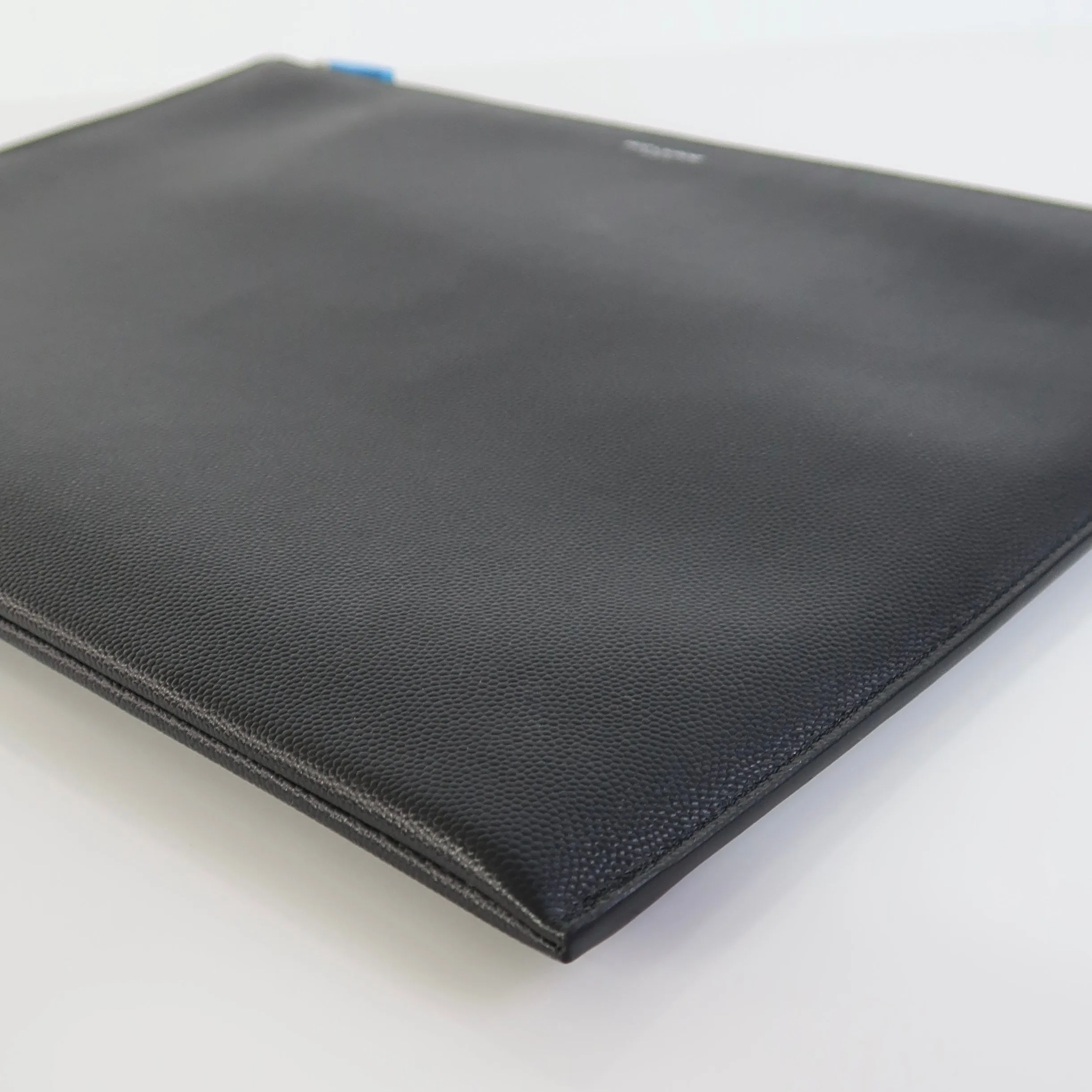 Paris Zipped Tablet Holder