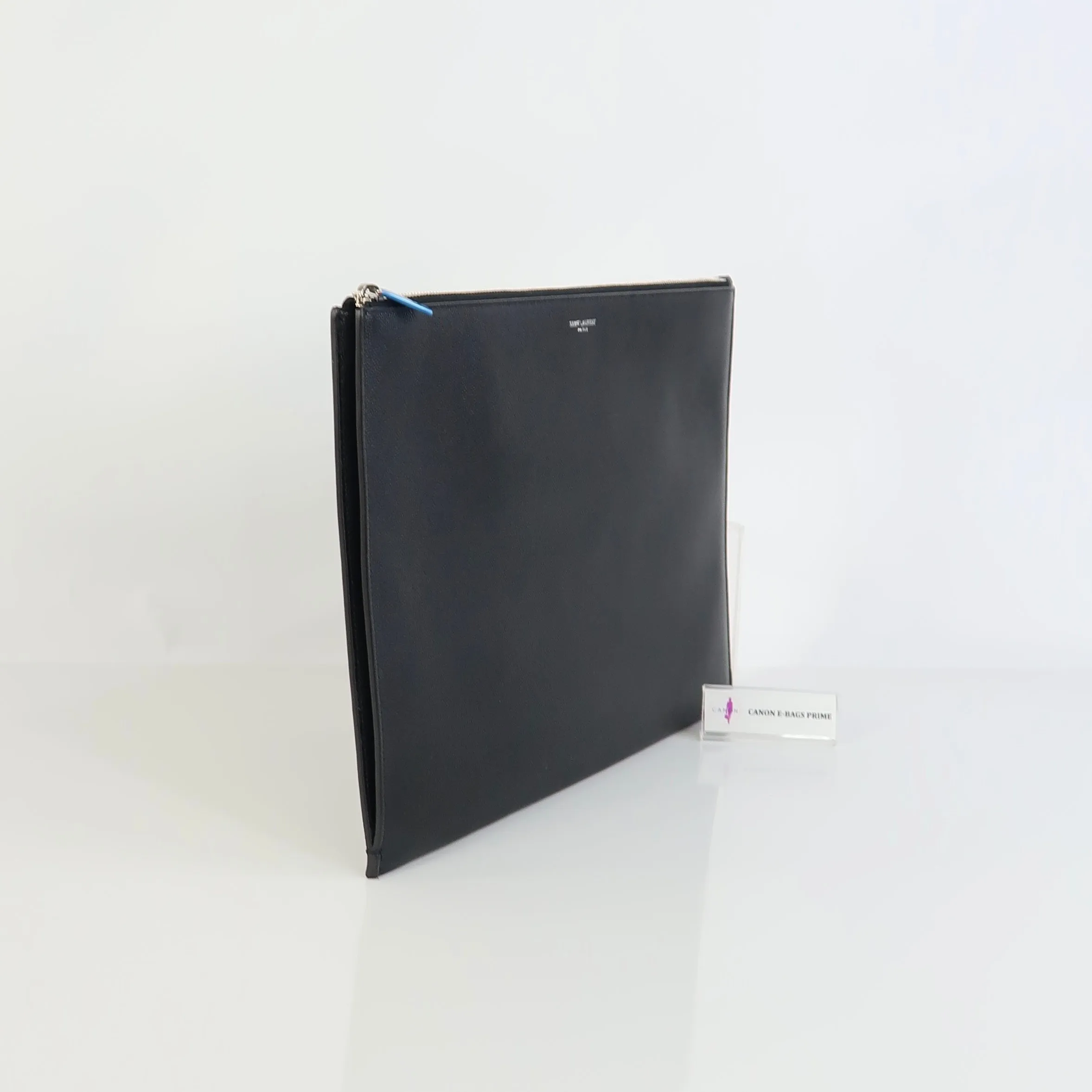 Paris Zipped Tablet Holder
