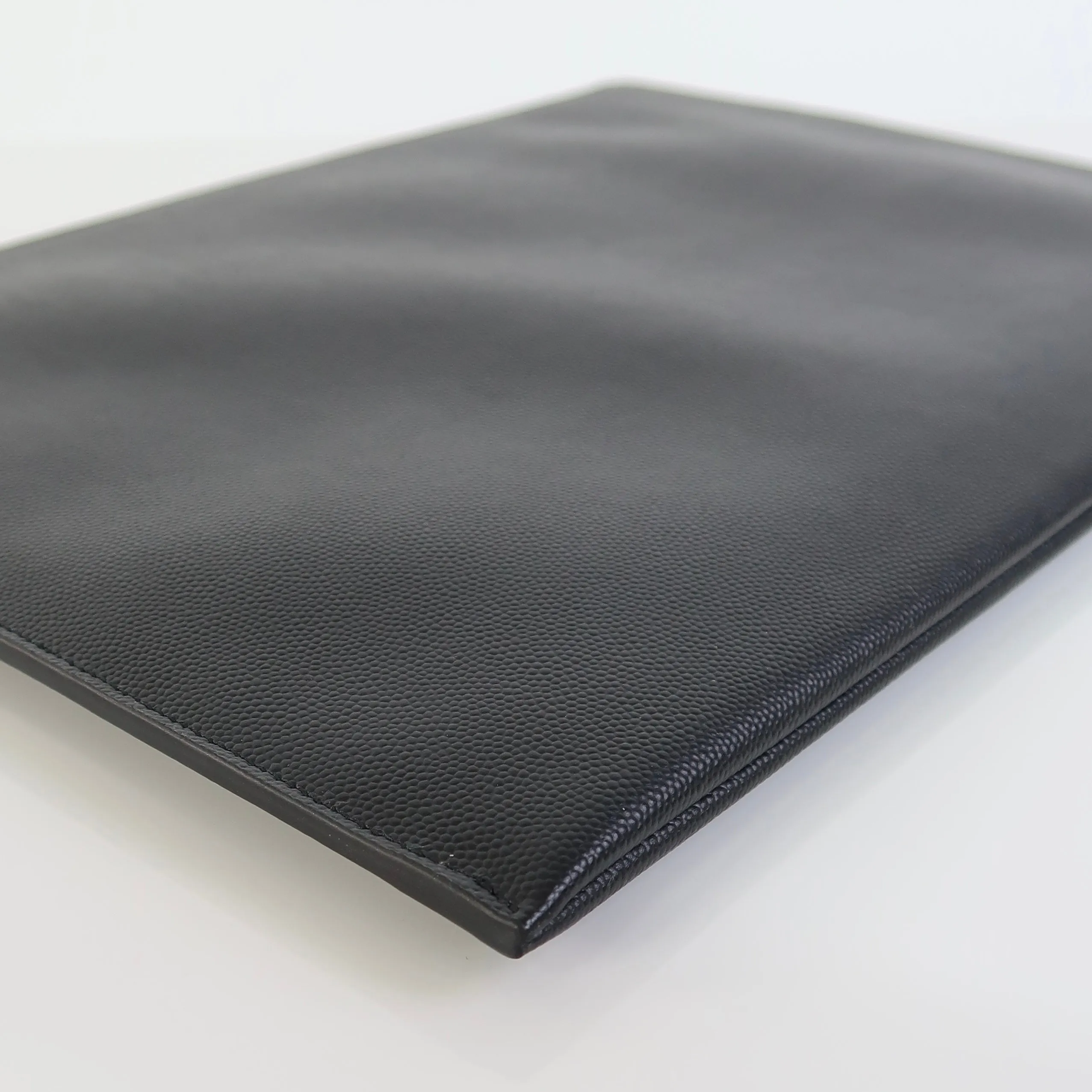 Paris Zipped Tablet Holder