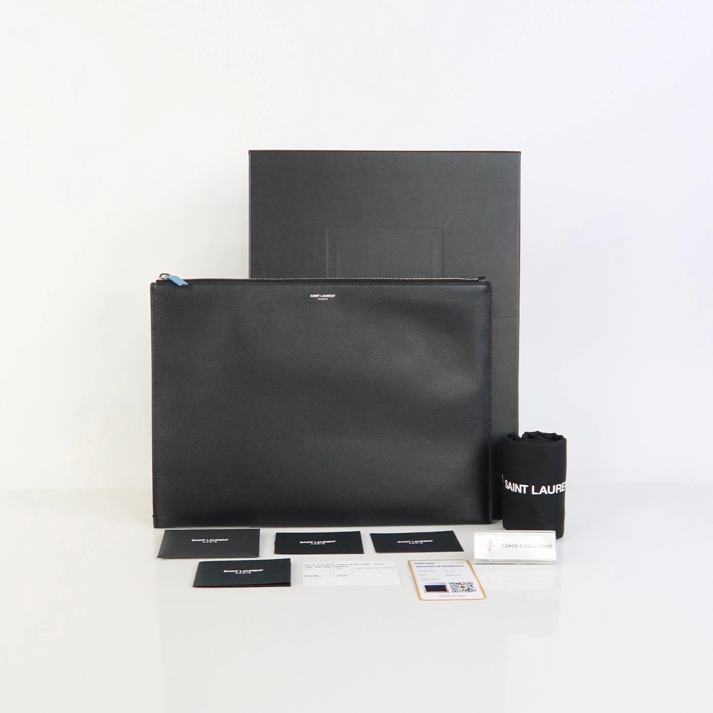 Paris Zipped Tablet Holder