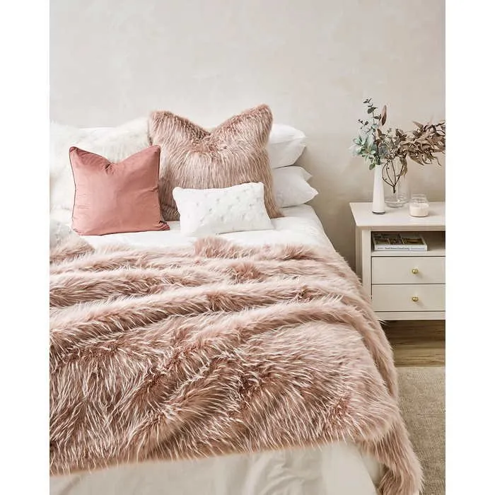 Peony Plume Throw (Faux Fur)