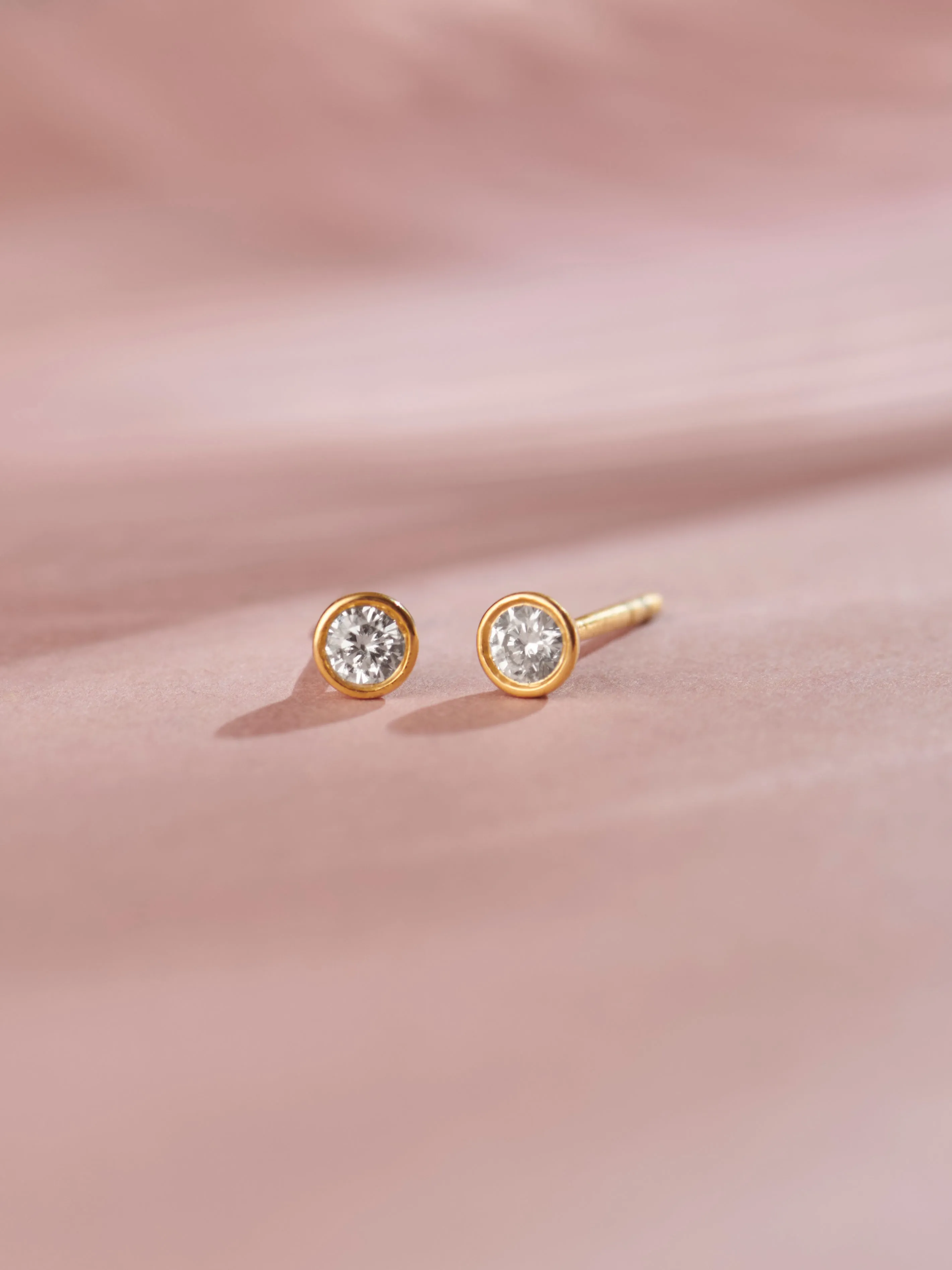 Round Cluster Small Diamond Earrings