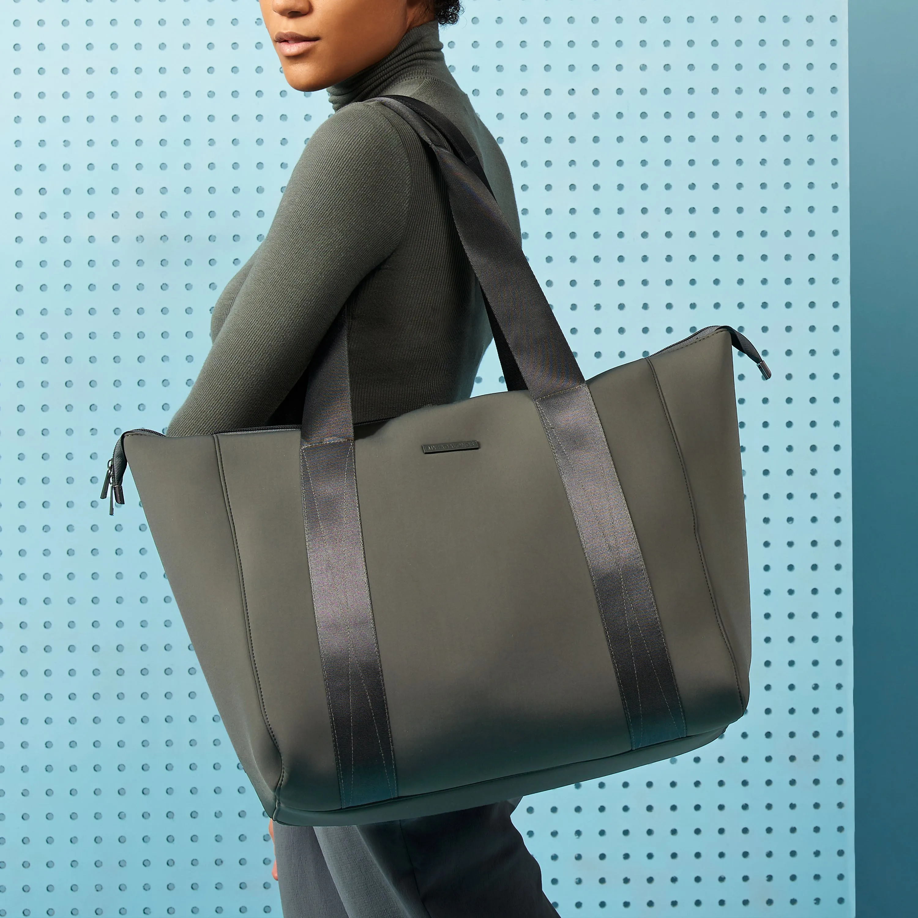 THE WEEKENDER BAG - HUNTER