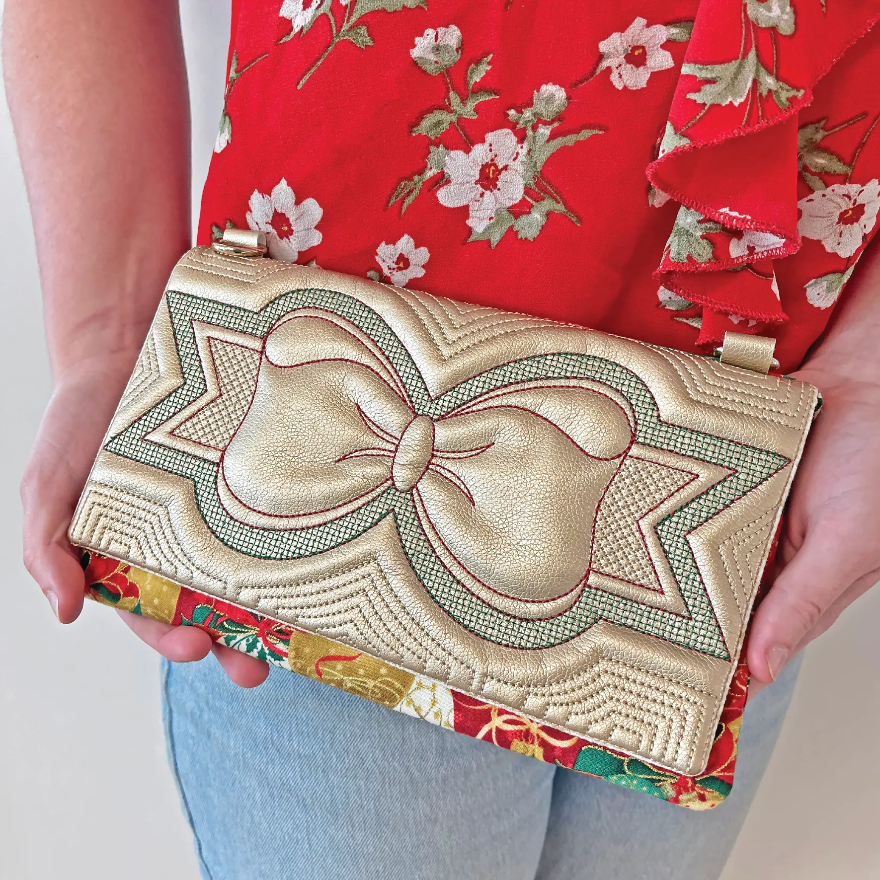Trapunto Bow Clutch with Zipper