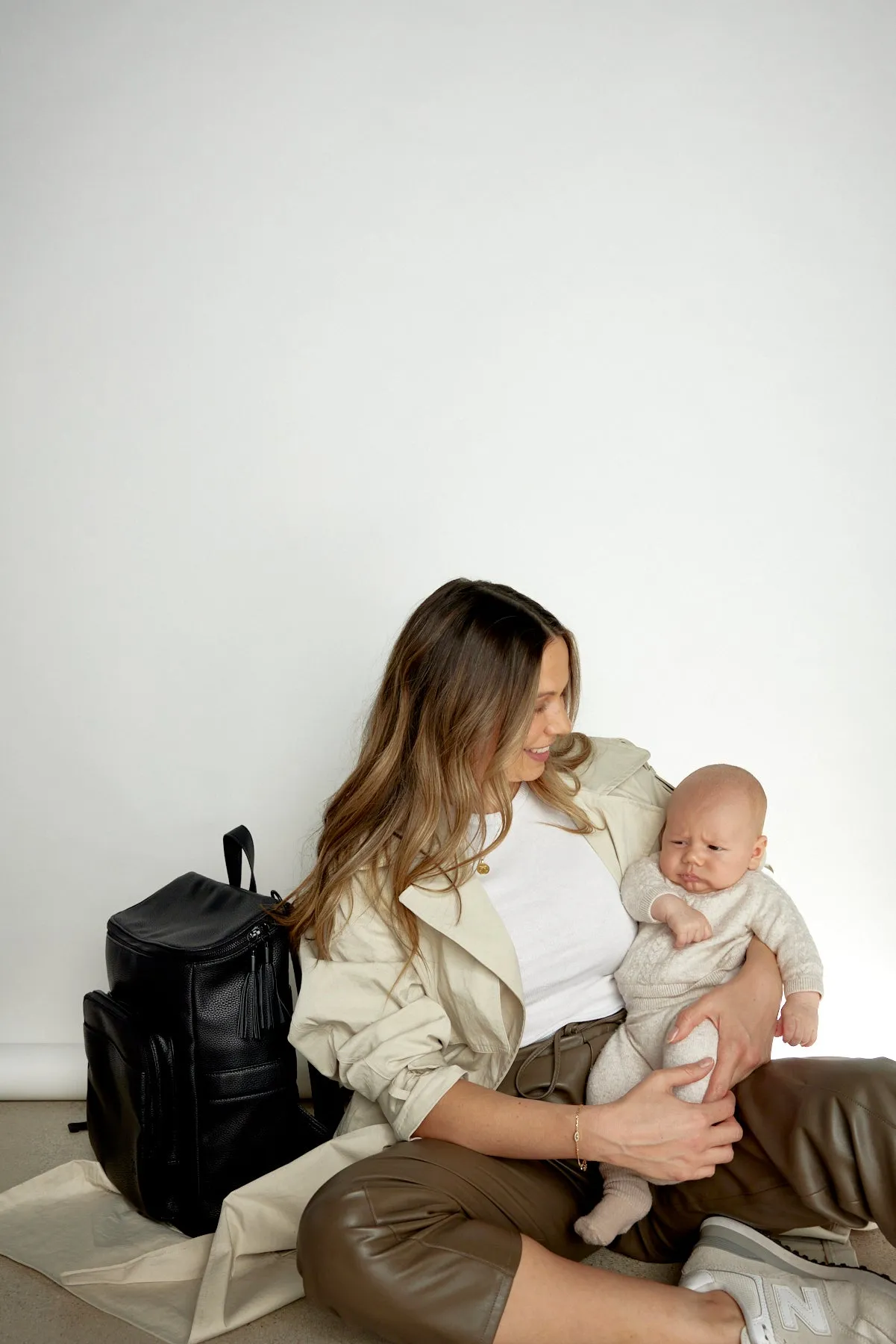 [WS] The Travel Backpack in Black / Black