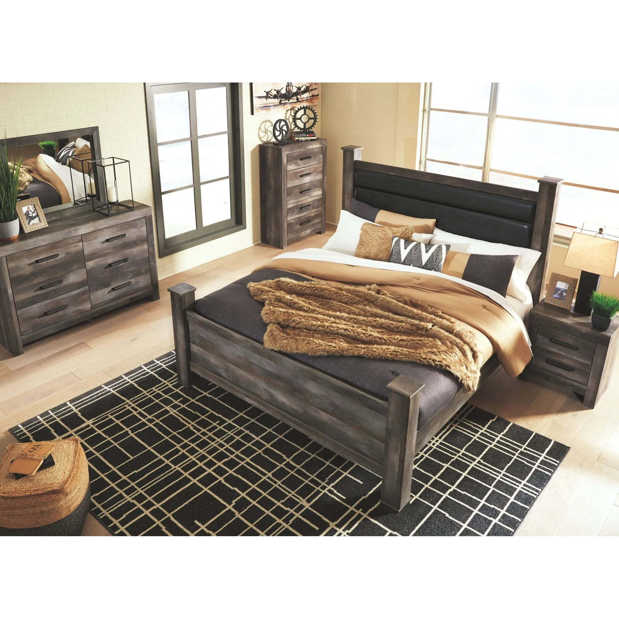 Wynnlow Poster Bed - Gray