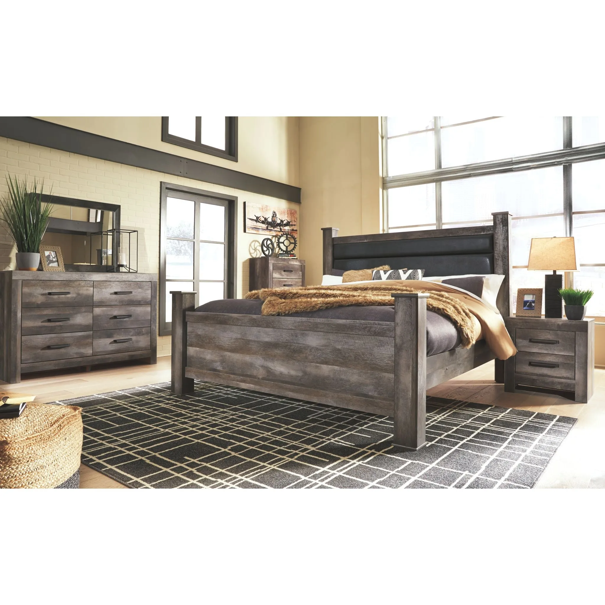 Wynnlow Poster Bed - Gray