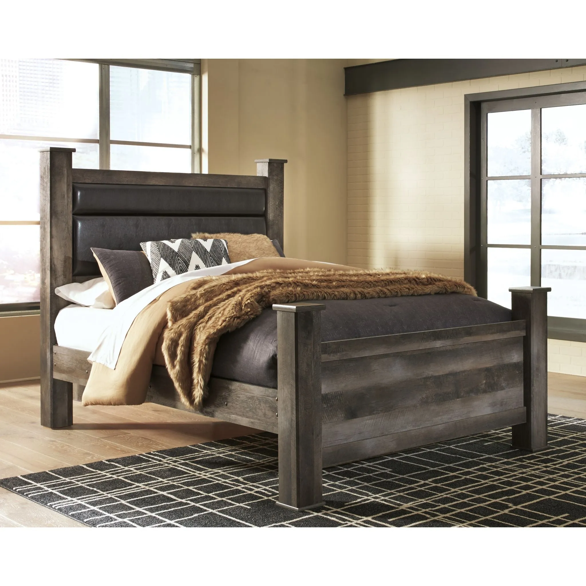 Wynnlow Poster Bed - Gray